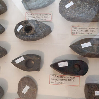 Dvietes apmetnēs atrastie akmens cirvīši, Dvietes novadpētniecības krātuve