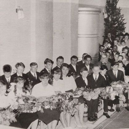 Dvietes absolventi 1967. gadā. Annas un Antona Zemnicku arhīvs.