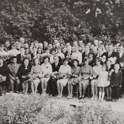 Dvietes absolventi 1967. gadā. Annas un Antona Zemnicku arhīvs.