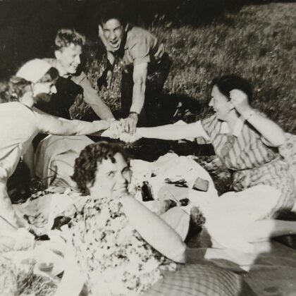 Dvietes skolas skolotāji. Līvijas Zemlickas arhīvs.