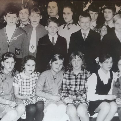 Dvietes skolas skolēni. Olgas Dogžinas arhīvs.