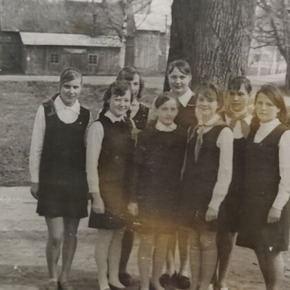 Dvietes skolēni 1971. gadā. Virgīnijas Fjodorovas arhīvs.