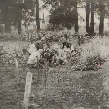 Dvietes skolēni. Virgīnijas Fjodorovas arhīvs.