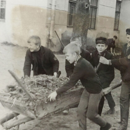 Dvietes skolēni. Virgīnijas Fjodorovas arhīvs.