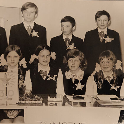 Dvietes skolas skolēni. Dvietes novadpētniecības krātuve.