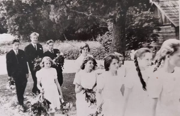 Dvietes absolventi 1964. gadā. Olgas Dronkas arhīvs.