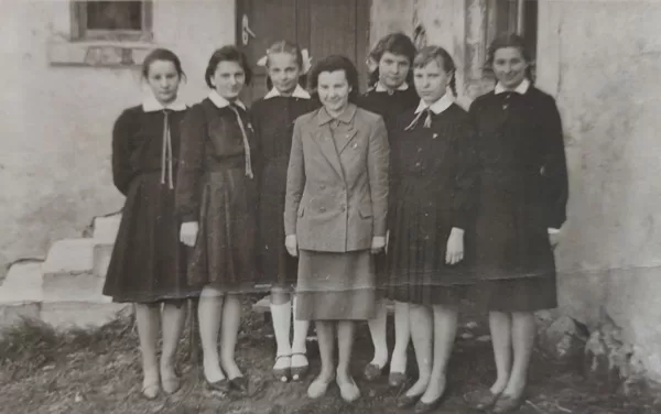 Dvietes absolventi 1964. gadā. Olgas Dronkas arhīvs.