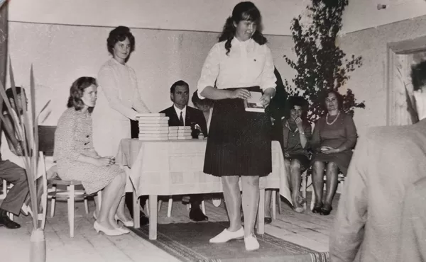 Dvietes absolventi 1967. gadā. Annas un Antona Zemnicku arhīvs.