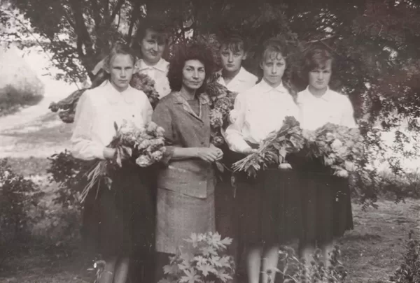Dvietes absolventi 1967. gadā. Annas un Antona Zemnicku arhīvs.