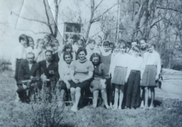 Dvietes skolēni 1968. gadā. Leontīnas Kuosas arhīvs.