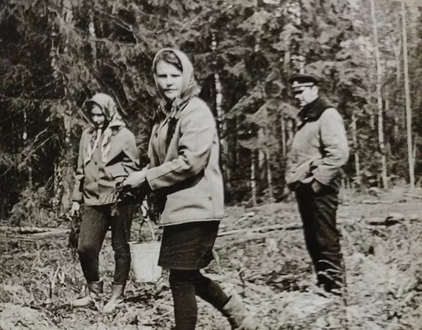 Dvietes skolēni 1971. gadā. Līvijas Zemlickas arhīvs.
