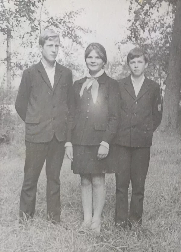 Dvietes skolēni 1971. gadā. Līvijas Zemlickas arhīvs.