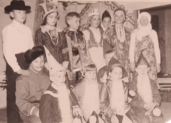 Dvietes skolas skolēni 1972. gadā. Annas Rudzītes arhīvs.