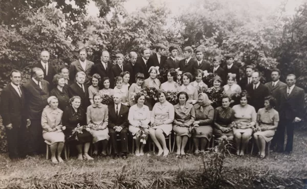 Dvietes absolventi 1972. gadā. Dvietes muižas arhīvs.