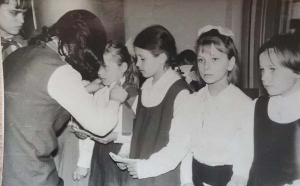 Dvietes skolas skolēni. Olgas Dogžinas arhīvs.