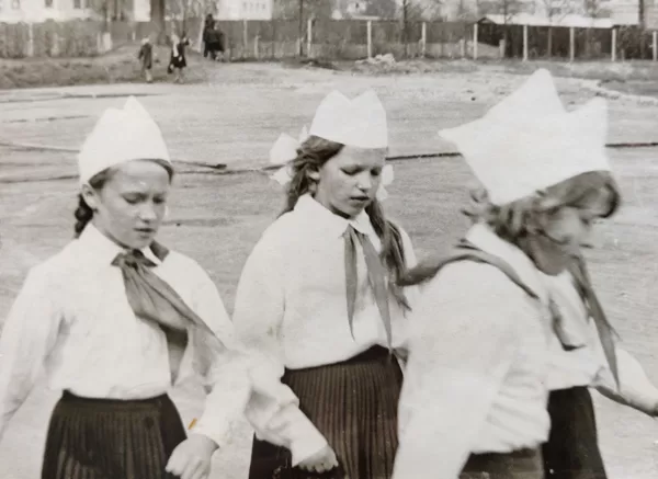 Dvietes skolēni. Virgīnijas Fjodorovas arhīvs.